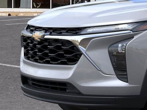 New 2026 Chevrolet Trax LS w/ LS Convenience Package FWD image 13