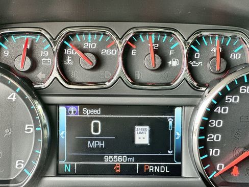 Certified 2017 Chevrolet Suburban LT image 12