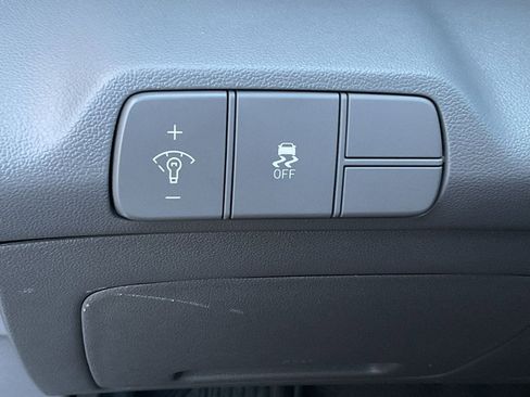 Used 2025 Hyundai Elantra SEL image 28