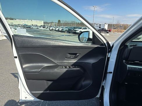 Certified 2024 Hyundai Kona SEL image 25