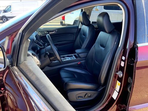 Certified 2022 Ford Edge Titanium image 7