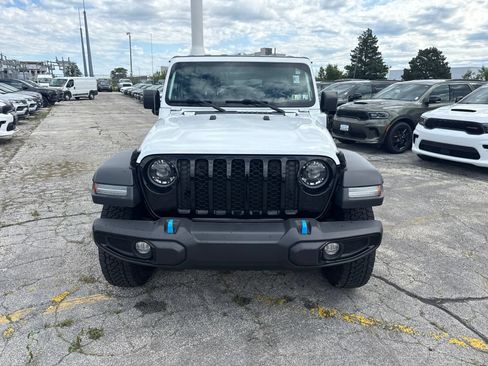 Used 2023 Jeep Wrangler Unlimited w/ Cold Weather Group AWD/4WD image 2