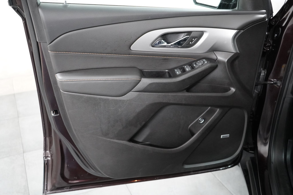 Used 2020 Chevrolet Traverse LT w/ LT Premium Package FWD image 31