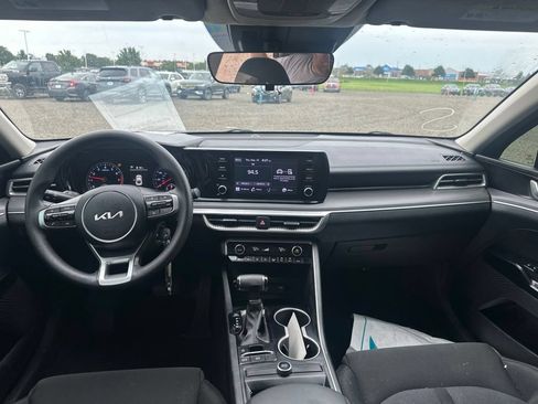 Used 2022 Kia K5 LX FWD image 17