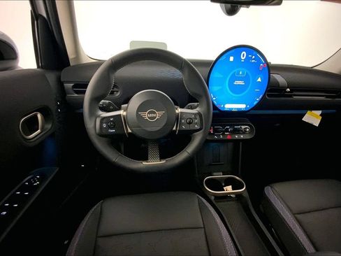 Used 2026 MINI Cooper 4-Door Hardtop FWD image 4