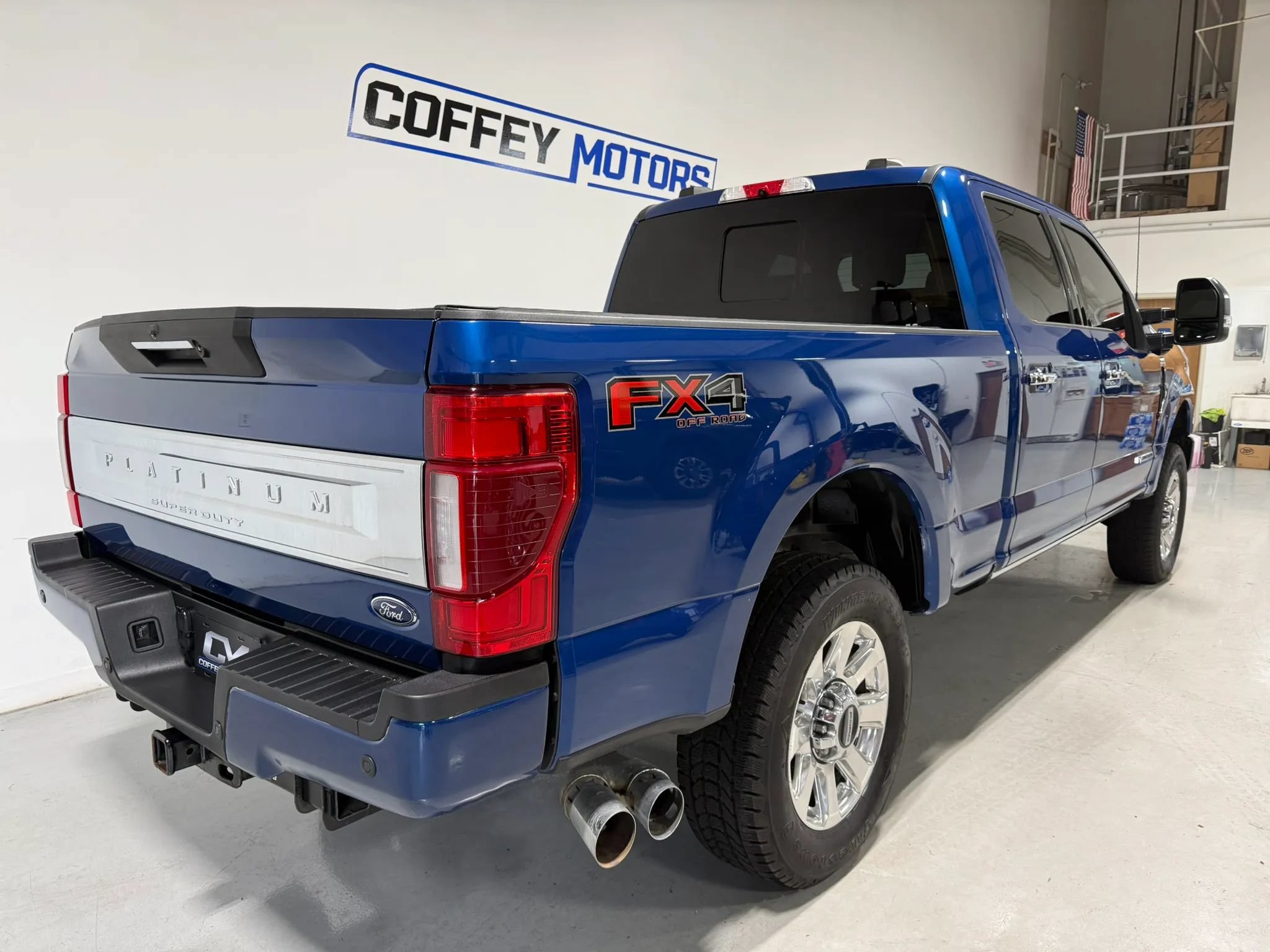 Used 2022 Ford F250 Platinum w/ FX4 Off-Road Package AWD/4WD image 6