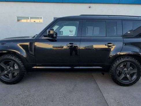 Used 2021 Land Rover Defender 110 X-Dynamic SE AWD/4WD image 5