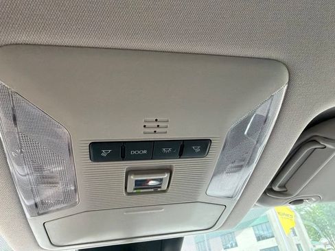 Used 2024 Toyota RAV4 XLE AWD/4WD image 24