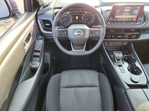 Used 2025 Nissan Rogue SV AWD/4WD image 14