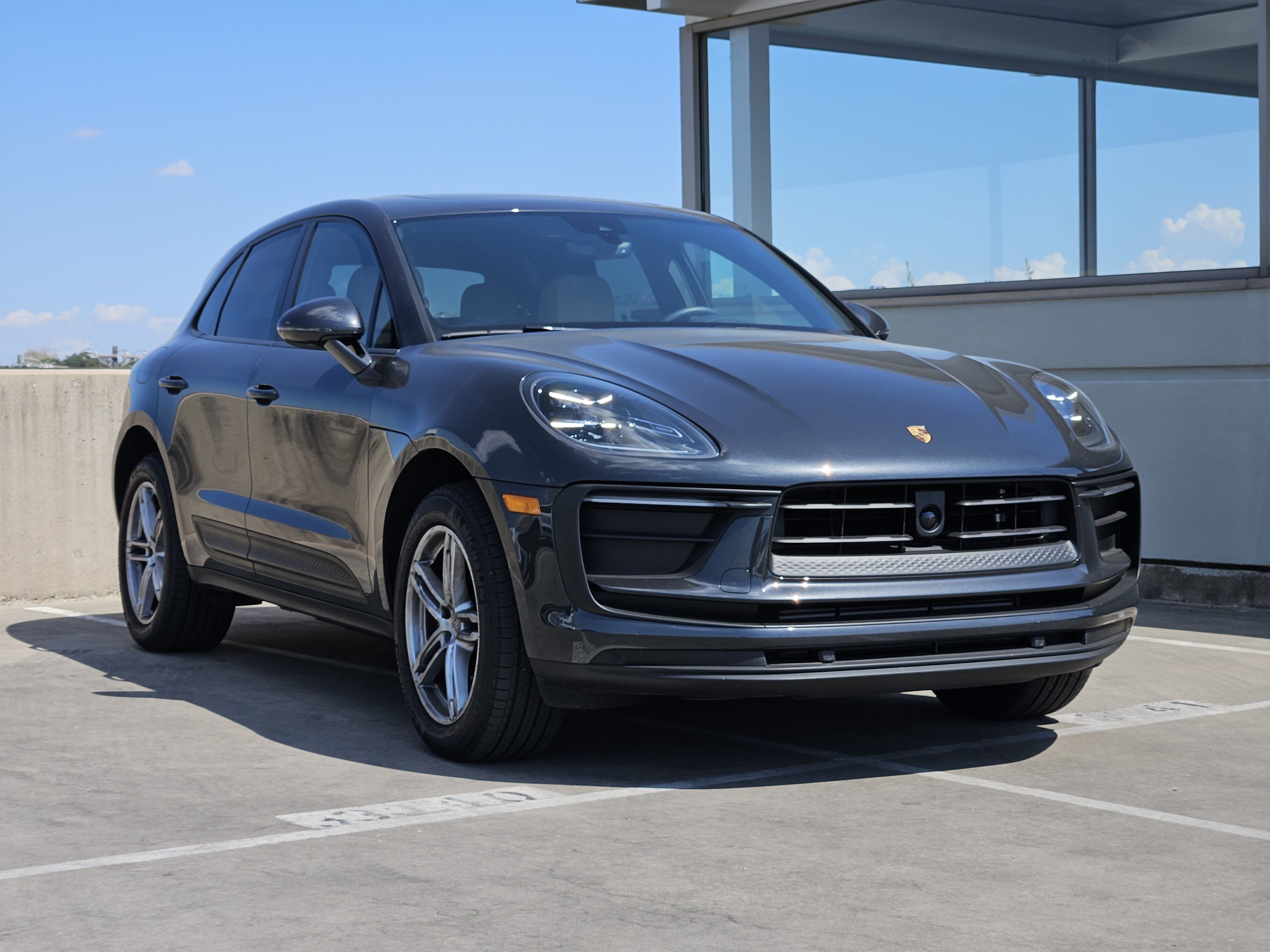 Certified 2026 Porsche Macan AWD/4WD image 10