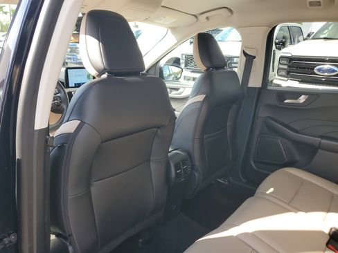 Used 2021 Ford Escape SEL image 15