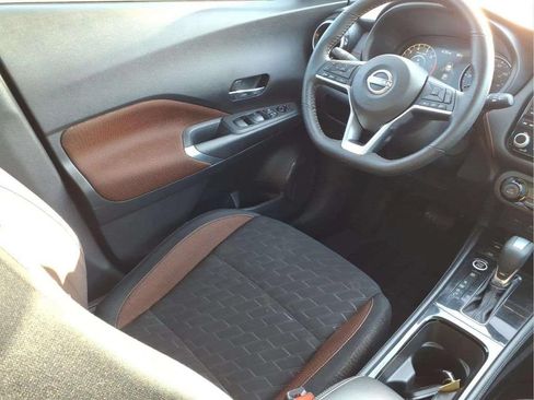 Used 2024 Nissan Kicks SR FWD image 9