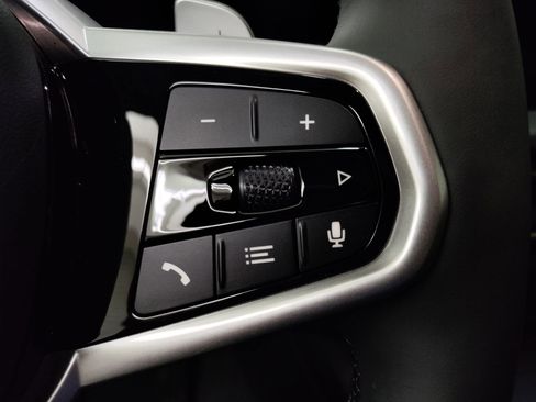 Used 2025 BMW 330i Sedan w/ M Sport Package image 17