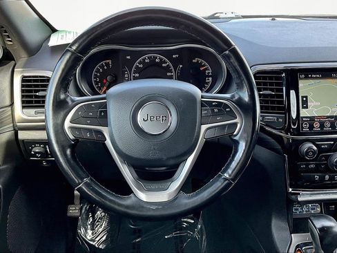 Used 2021 Jeep Grand Cherokee Laredo X image 5