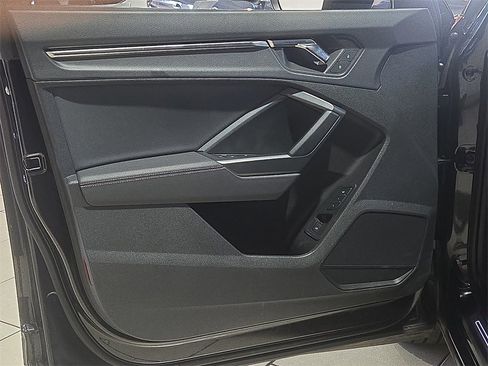 Used 2023 Audi Q3 2.0T Premium w/ Black Optic Sport Package image 17