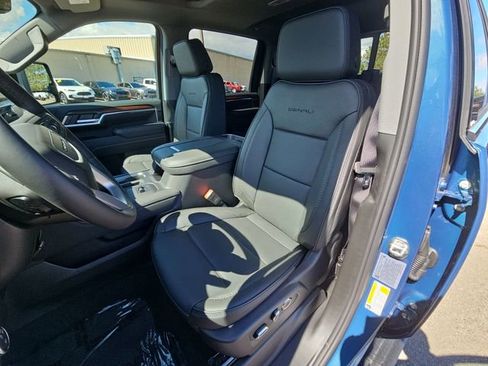 New 2026 GMC Sierra 2500 Denali w/ Denali Reserve Package AWD/4WD image 16