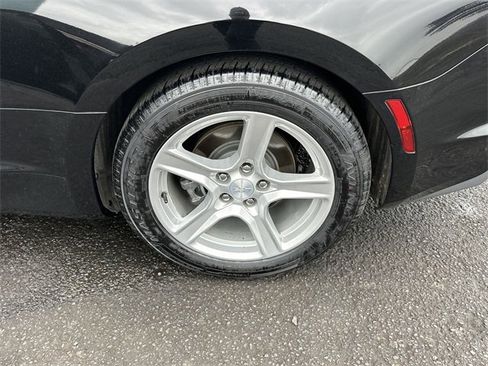 Used 2021 Chevrolet Camaro LT image 25