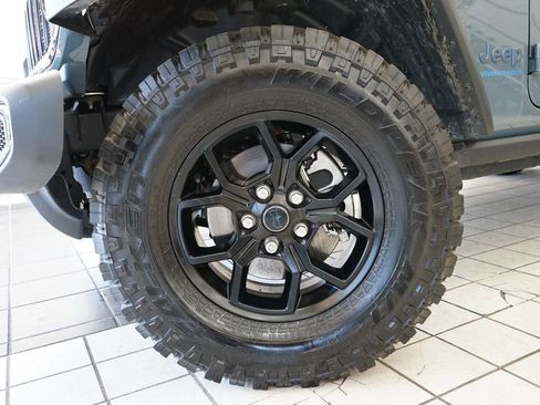 Used 2024 Jeep Wrangler Unlimited AWD/4WD image 53