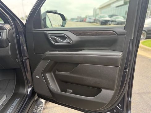Used 2024 Chevrolet Suburban Z71 w/ Luxury Package AWD/4WD image 20