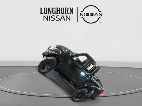 Used 2019 Nissan Frontier PRO-4X image 7