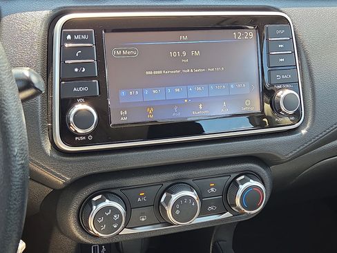 Used 2025 Nissan Versa S w/ Trunk Package FWD image 16
