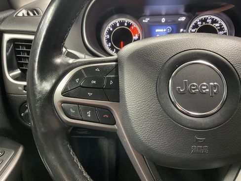 Used 2020 Jeep Cherokee Limited image 18