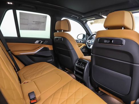 New 2026 BMW X5 xDrive40i w/ M Sport Package image 24