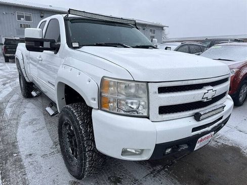 Used 2010 Chevrolet Silverado 1500 LTZ w/ Convenience Package AWD/4WD image 11