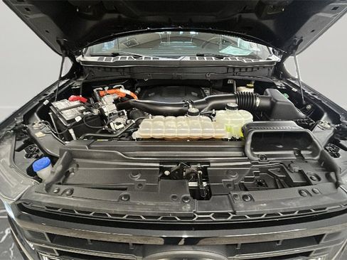 Used 2023 Ford F150 Platinum w/ FX4 Off-Road Package image 18