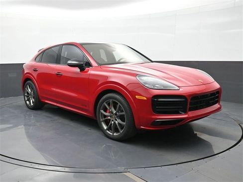 Used 2023 Porsche Cayenne GTS w/ Assistance Package image 25