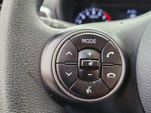 Used 2022 Kia Soul LX image 23