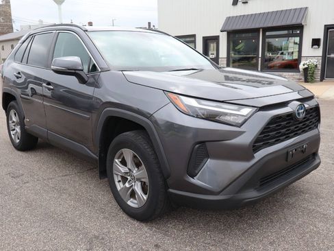 Used 2022 Toyota RAV4 XLE w/ Convenience Package AWD/4WD image 2
