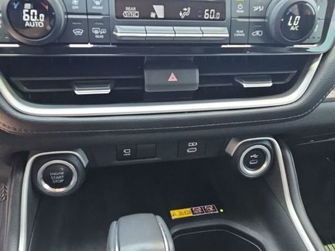 Used 2024 Toyota Grand Highlander AWD image 17