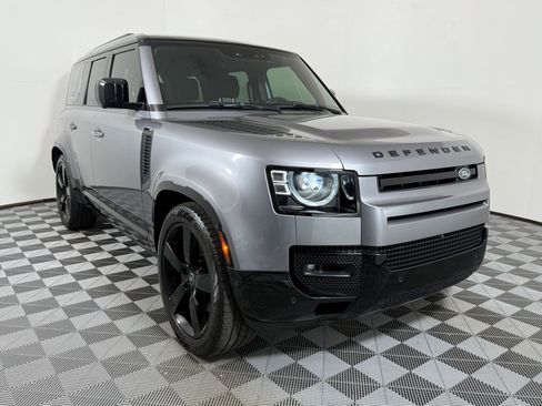 Used 2024 Land Rover Defender 110 X-Dynamic SE AWD/4WD image 7