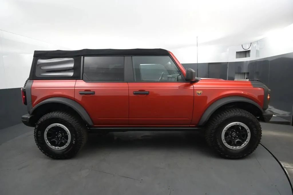 Used 2022 Ford Bronco Badlands w/ Sasquatch Package AWD/4WD image 6