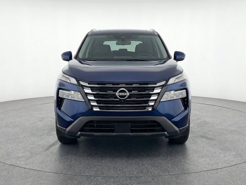 Used 2025 Nissan Rogue SV AWD/4WD image 2