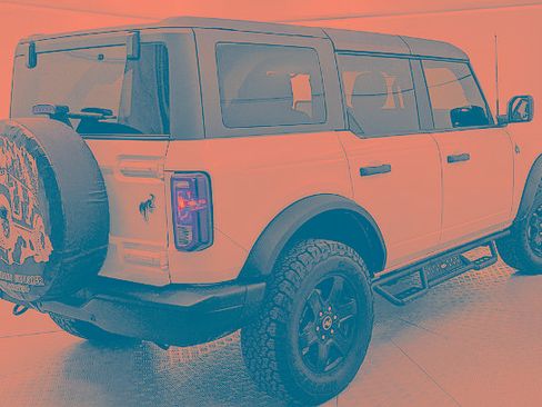 Certified 2024 Ford Bronco Black Diamond AWD/4WD image 3