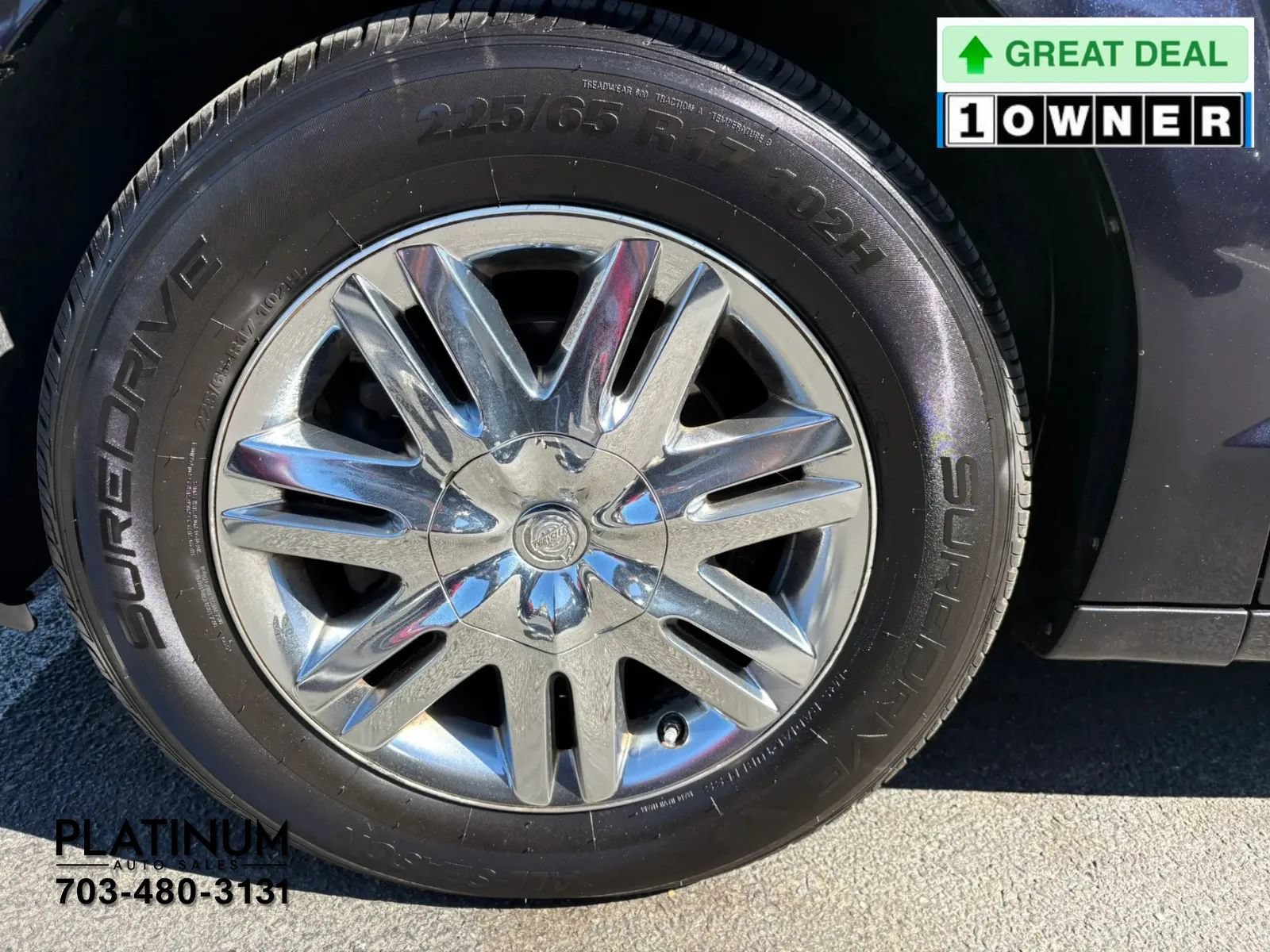 Used 2010 Chrysler Town & Country Limited w/ Entertainment Group #3 FWD image 21