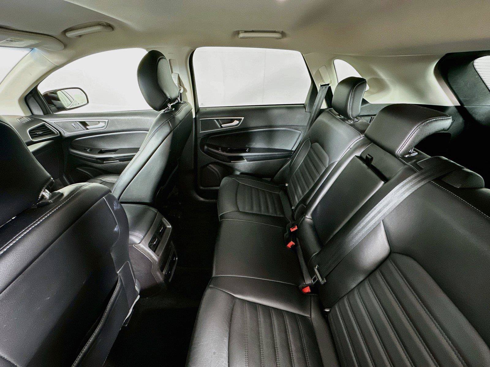 Used 2018 Ford Edge SEL w/ Equipment Group 201A AWD/4WD image 11