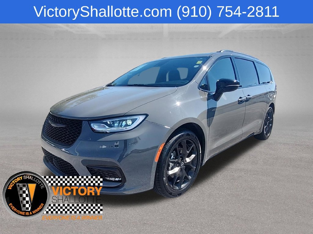 Used 2025 Chrysler Pacifica Limited FWD image 20
