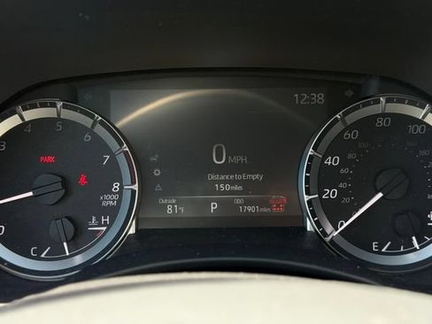 Used 2025 Toyota Highlander XLE AWD/4WD image 20