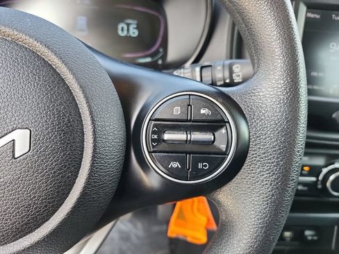 Used 2024 Kia Soul LX w/ Option Group 015 FWD image 21