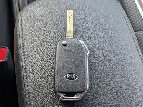 Used 2020 Kia Soul LX image 32