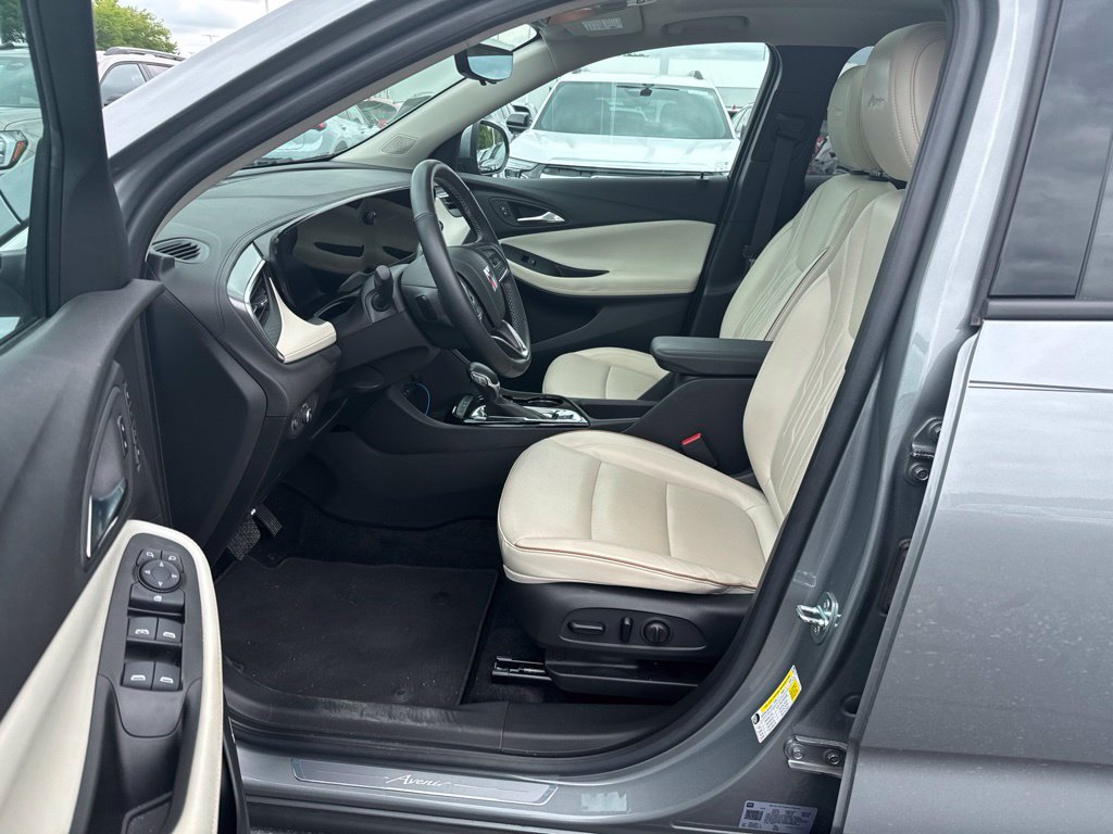 Used 2024 Buick Encore GX Avenir w/ Avenir Technology Package FWD image 9