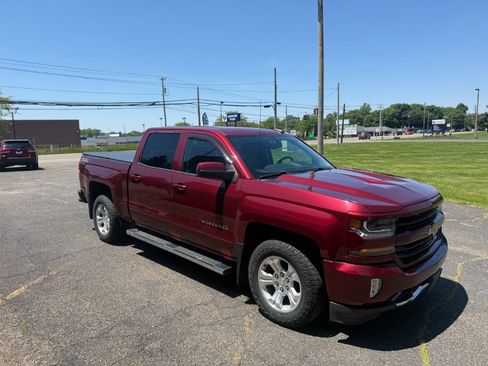 Used 2017 Chevrolet Silverado 1500 LT w/ All Star Edition AWD/4WD image 7