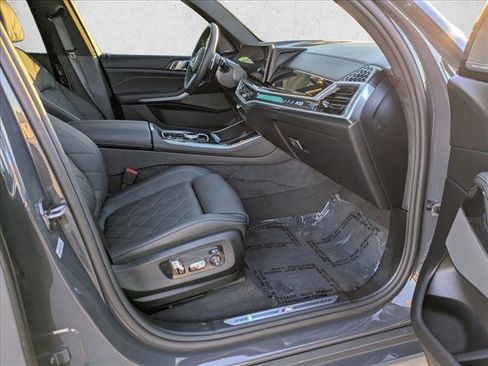 Used 2026 BMW X5 xDrive50e w/ Executive Package image 23