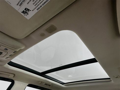 Used 2021 GMC Yukon Denali w/ Denali Premium Package image 21