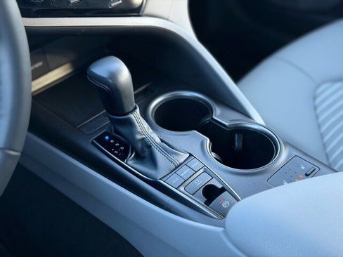 Used 2024 Toyota Camry SE w/ Cold Weather Package image 18