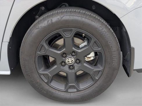 Used 2025 Toyota Sienna XLE Woodland Edition image 26