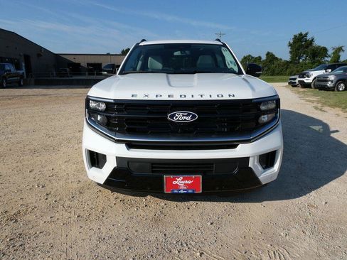 New 2027 Ford Expedition Platinum w/ Driver's Package AWD/4WD image 8